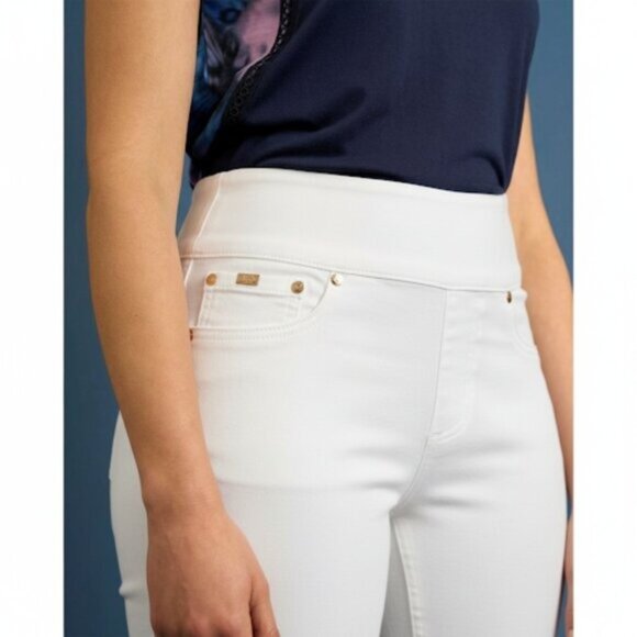 NWT DG2 by Diane Gilman Stretch Denim Comfort Waist Bootcut Jean White XL - Picture 2 of 16